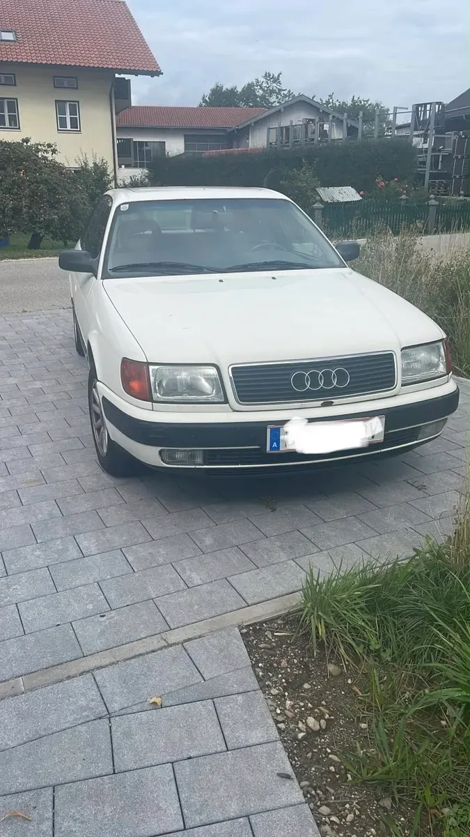 Audi 100