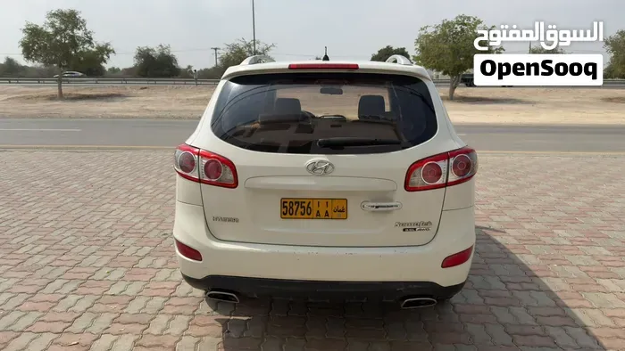 Hyundai Santa Fe 2012 photo 2