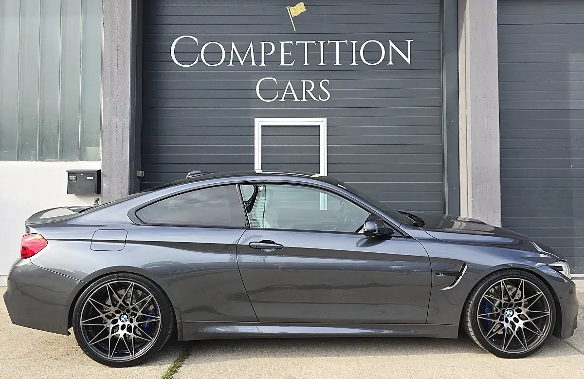 BMW 4Er-Reihe M4 2018 photo 2