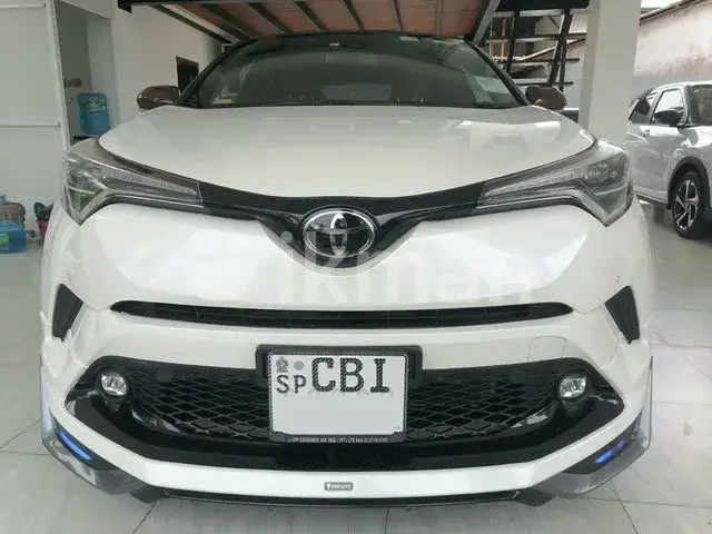Toyota C-Hr 2019 photo 2