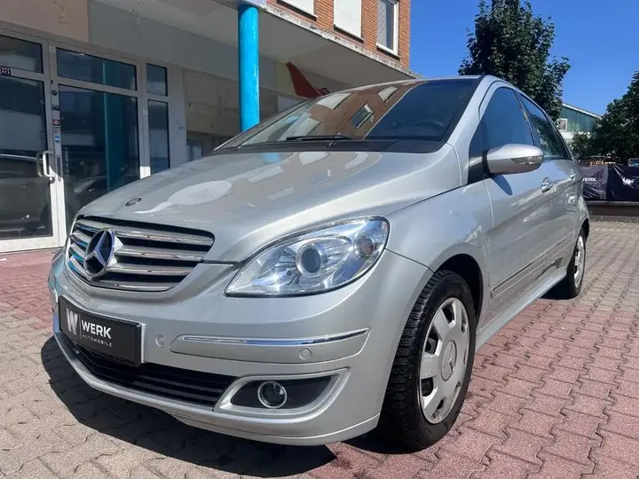 Mercedes-Benz B 200