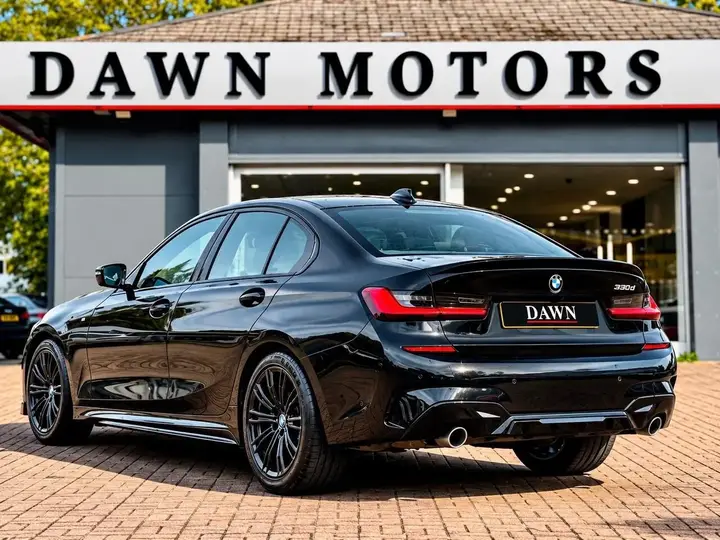 BMW 3 Series 2019 photo 2