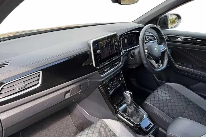 Volkswagen T-Roc 2022 photo 2