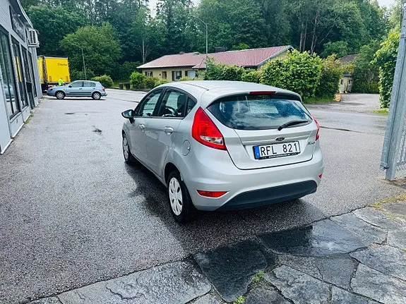 Ford Fiesta 2012 photo 4