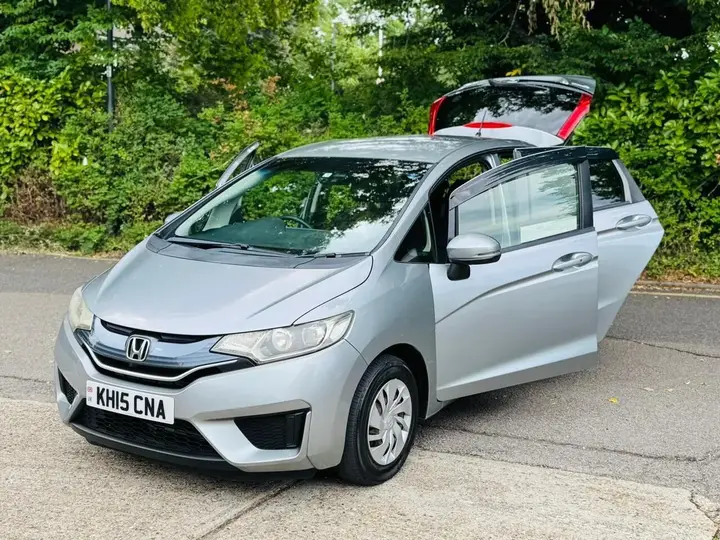 Honda Jazz 2015 photo 2