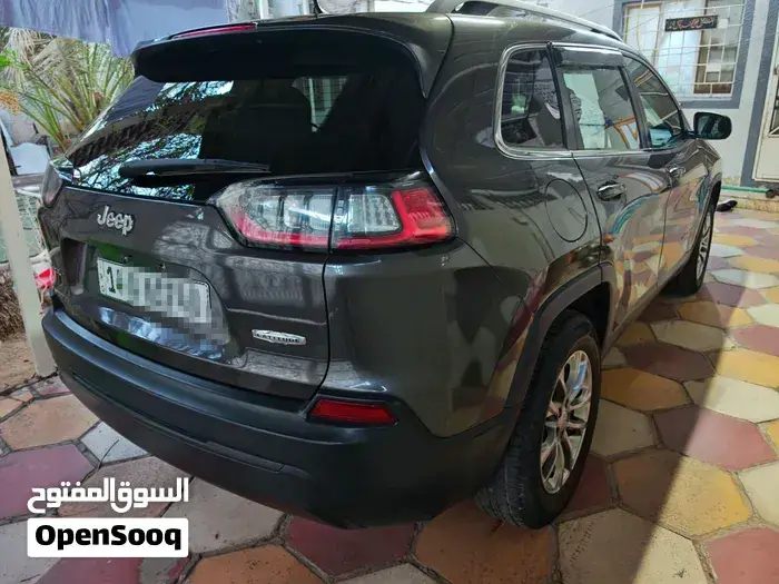 Jeep Cherokee 2019 photo 3