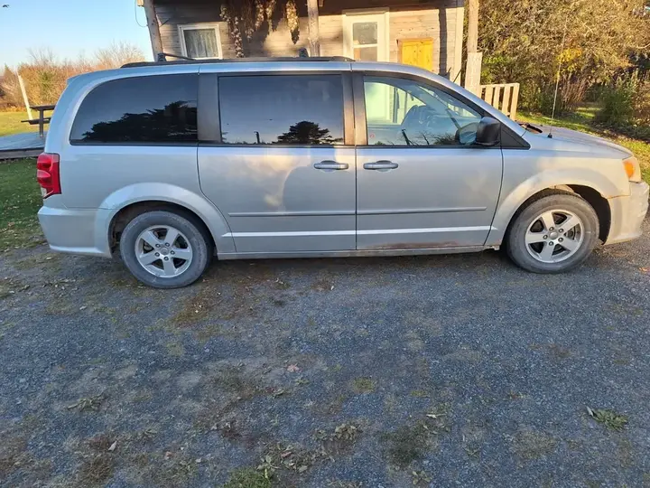 Dodge Grand Caravan 2012 photo 4