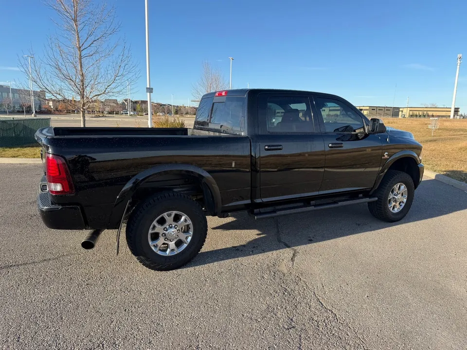 Ram 2500 Laramie 2014 photo 3