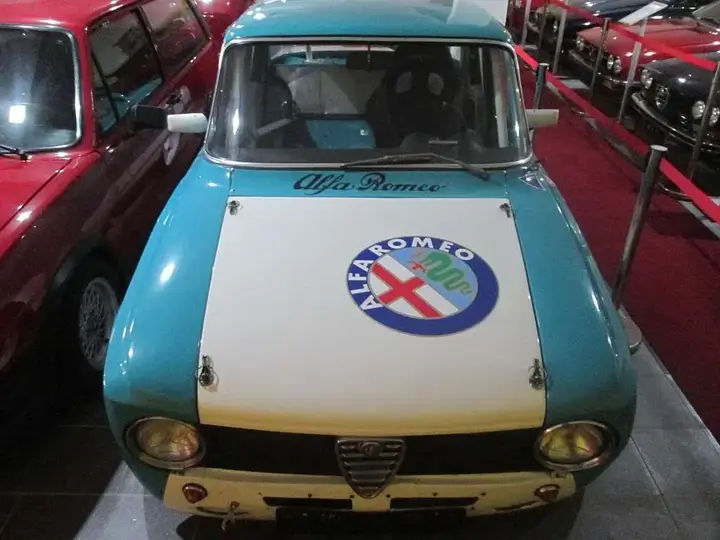 Alfa Romeo Giulia 1966 photo 2
