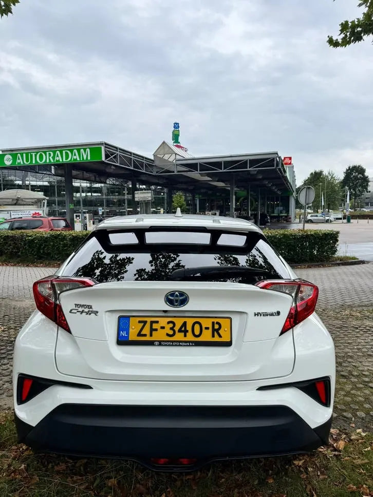 Toyota C-Hr 2019 photo 3