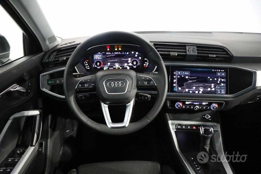 Audi Q3 2022 photo 2