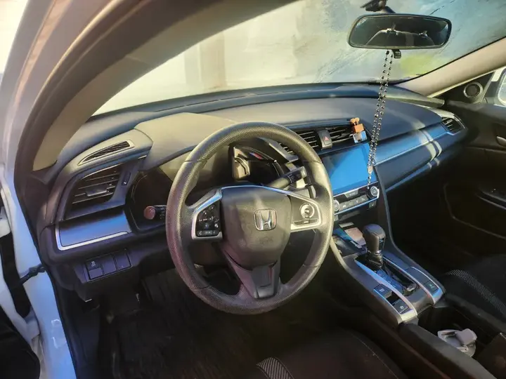 Honda Civic 2018 photo 3