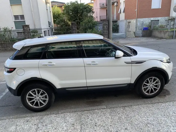 Land Rover Range Rover Evoque 2015 photo 2