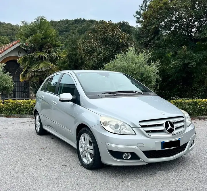 Mercedes-Benz B200 2009 photo 3
