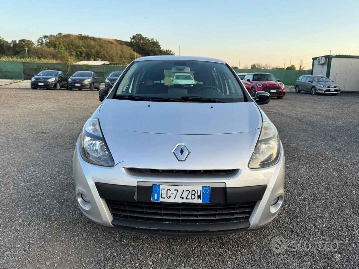 Renault Clio 2011 photo 2