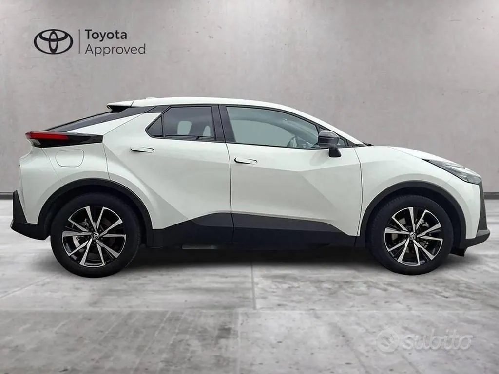 Toyota C-Hr 2024 photo 3