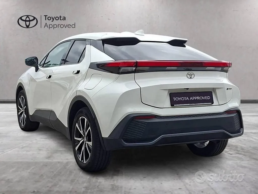 Toyota C-Hr 2024 photo 2