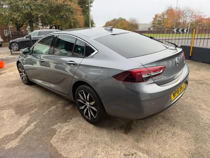 Vauxhall Insignia 2018 photo 3