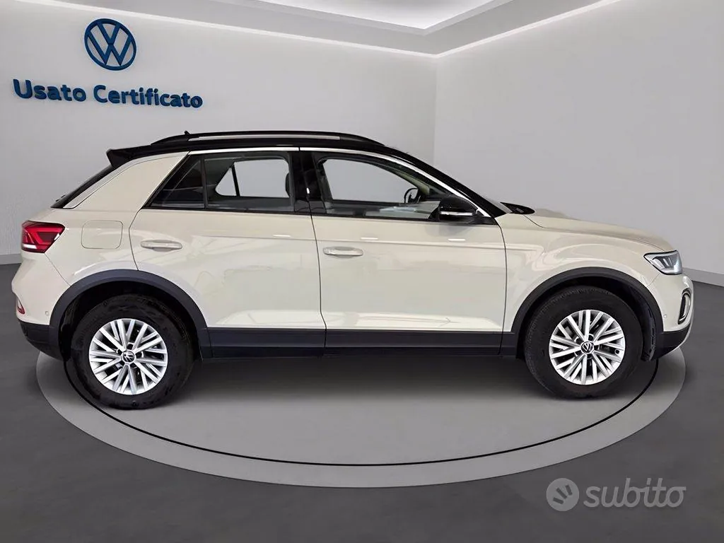 Volkswagen T-Roc 2023 photo 3