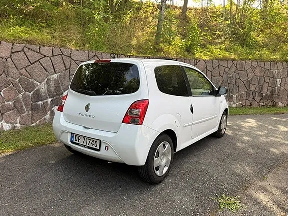 Renault Twingo 2011 photo 2