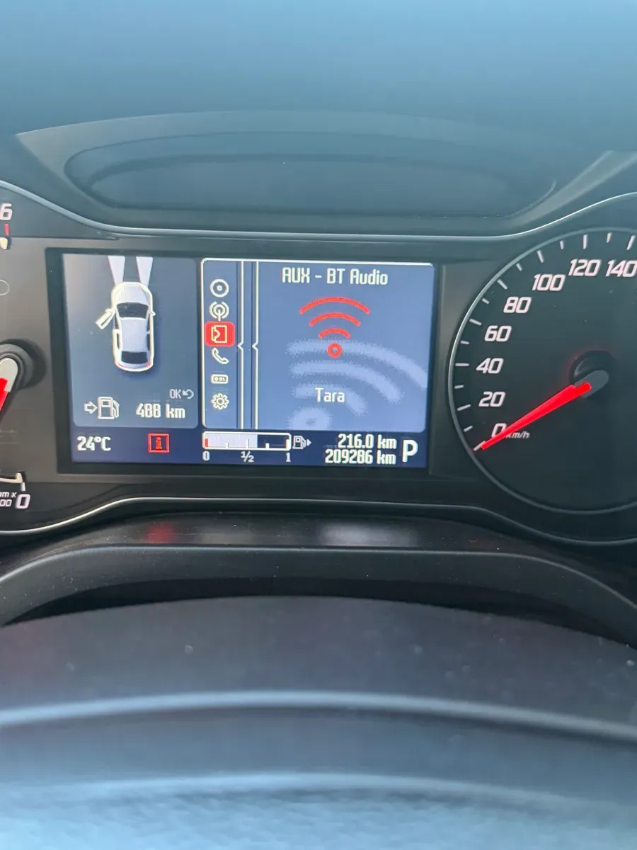 Ford Galaxy 2010 photo 3