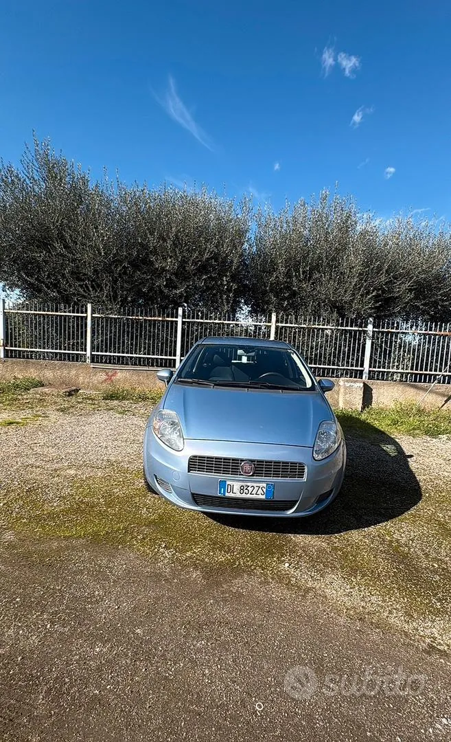 Fiat Grande Punto 2007 photo 2