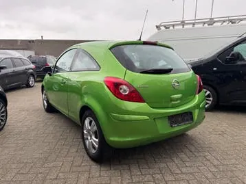 Opel Corsa 2012 photo 2