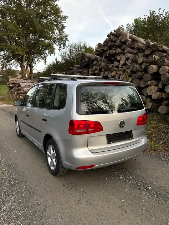 Volkswagen Touran 2012 photo 3