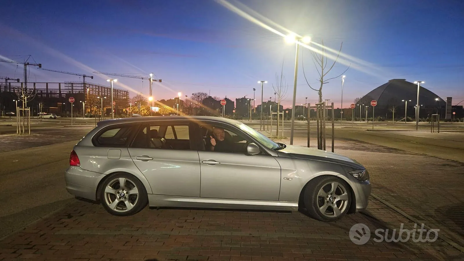 BMW 318 2010 photo 2