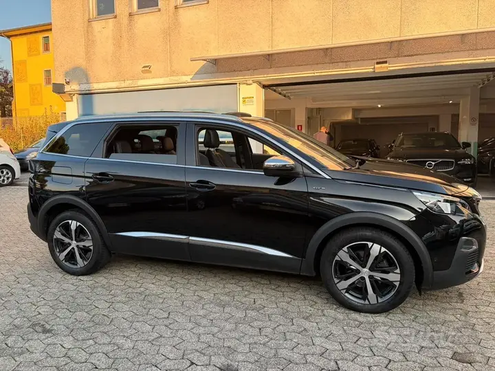 Peugeot 5008 2018 photo 2