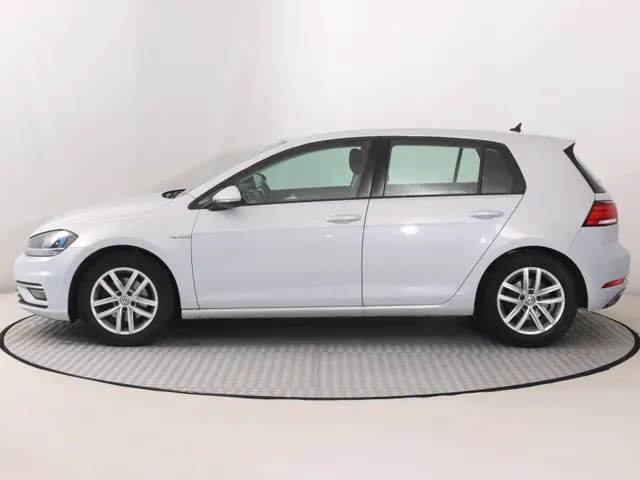 Volkswagen Golf 2018 photo 2