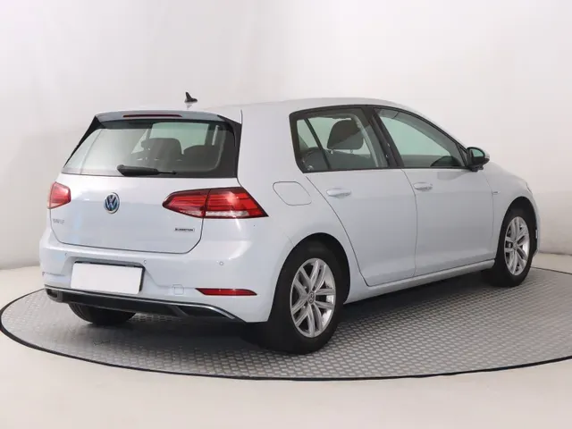 Volkswagen Golf 2018 photo 4