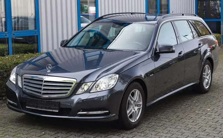 Mercedes-Benz E220