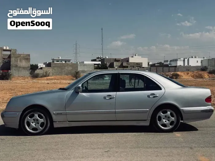 Mercedes-Benz E-Class 2002 photo 3