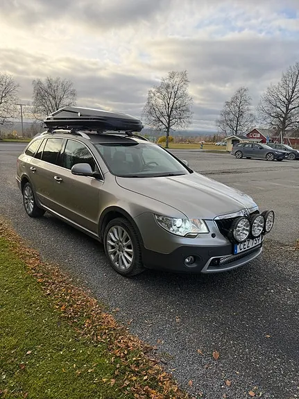 Skoda Superb 2013 photo 5