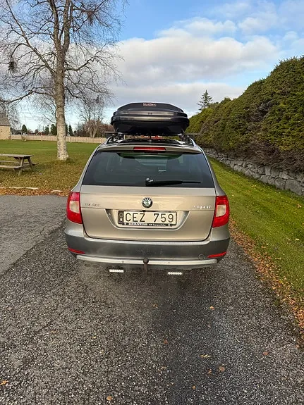Skoda Superb 2013 photo 2