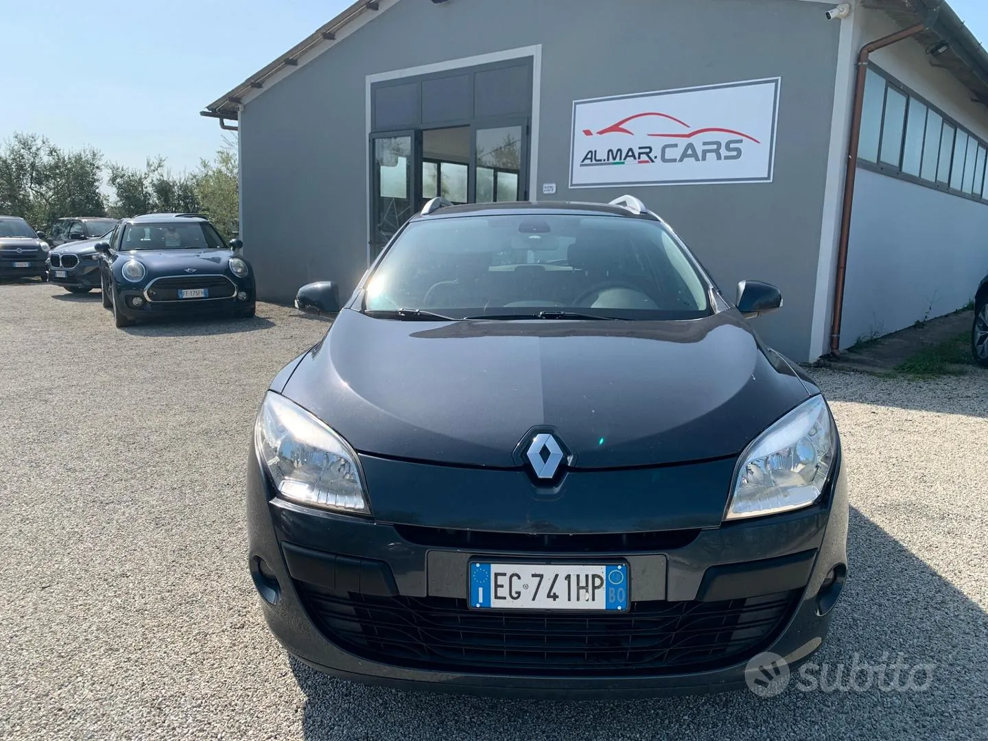 Renault Megane 2012 photo 2