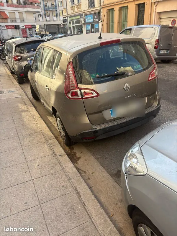 Renault Scenic 2011 photo 3