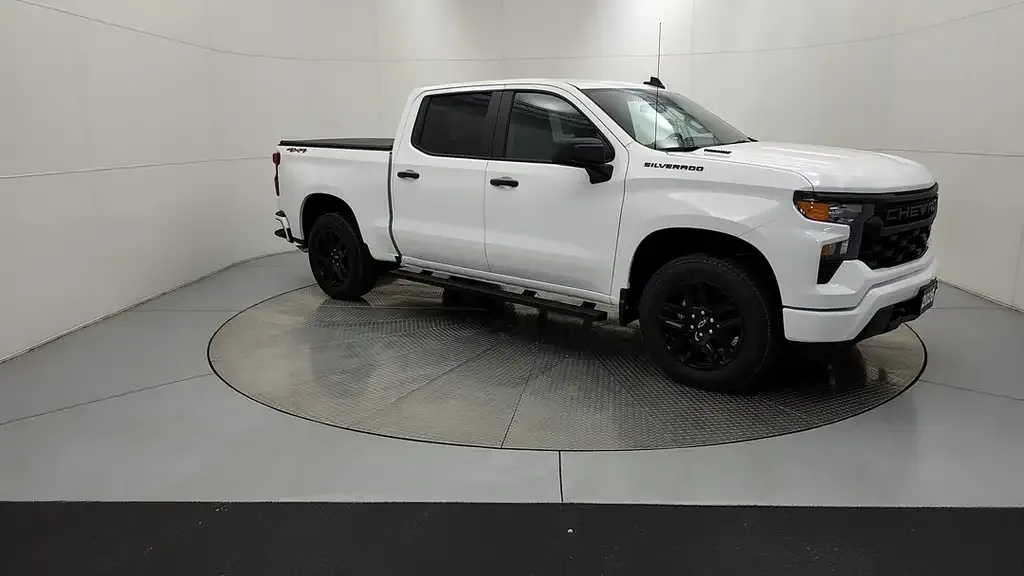 Chevrolet Silverado 1500 2026 photo 2