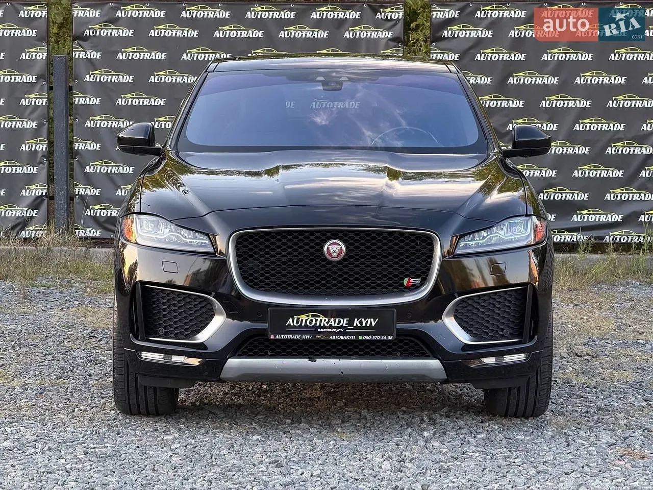 Jaguar F-Pace 2019 photo 2