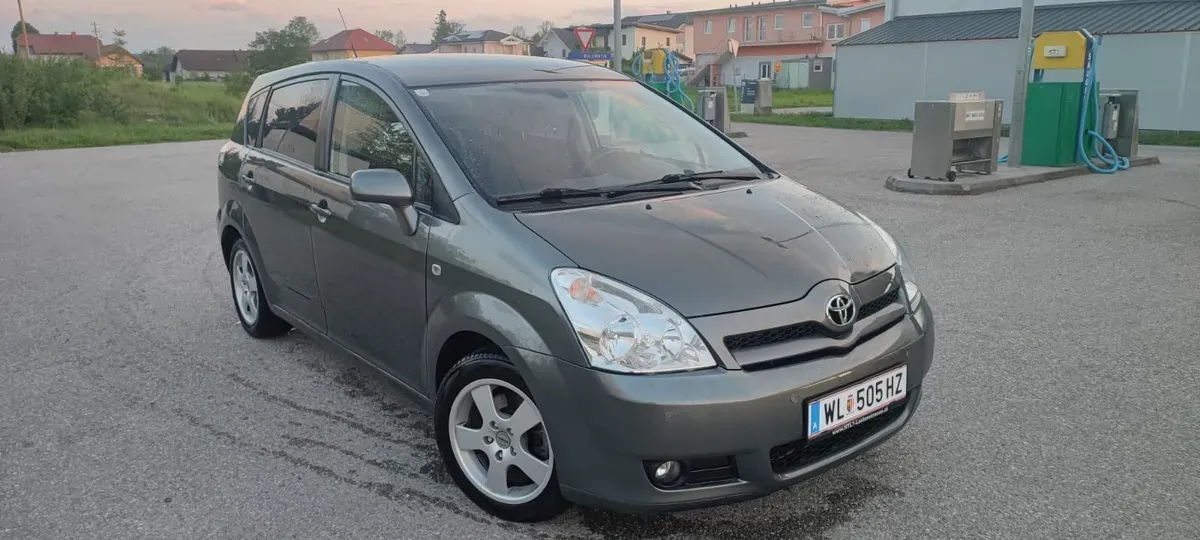Toyota Corolla Verso 2006 photo 3