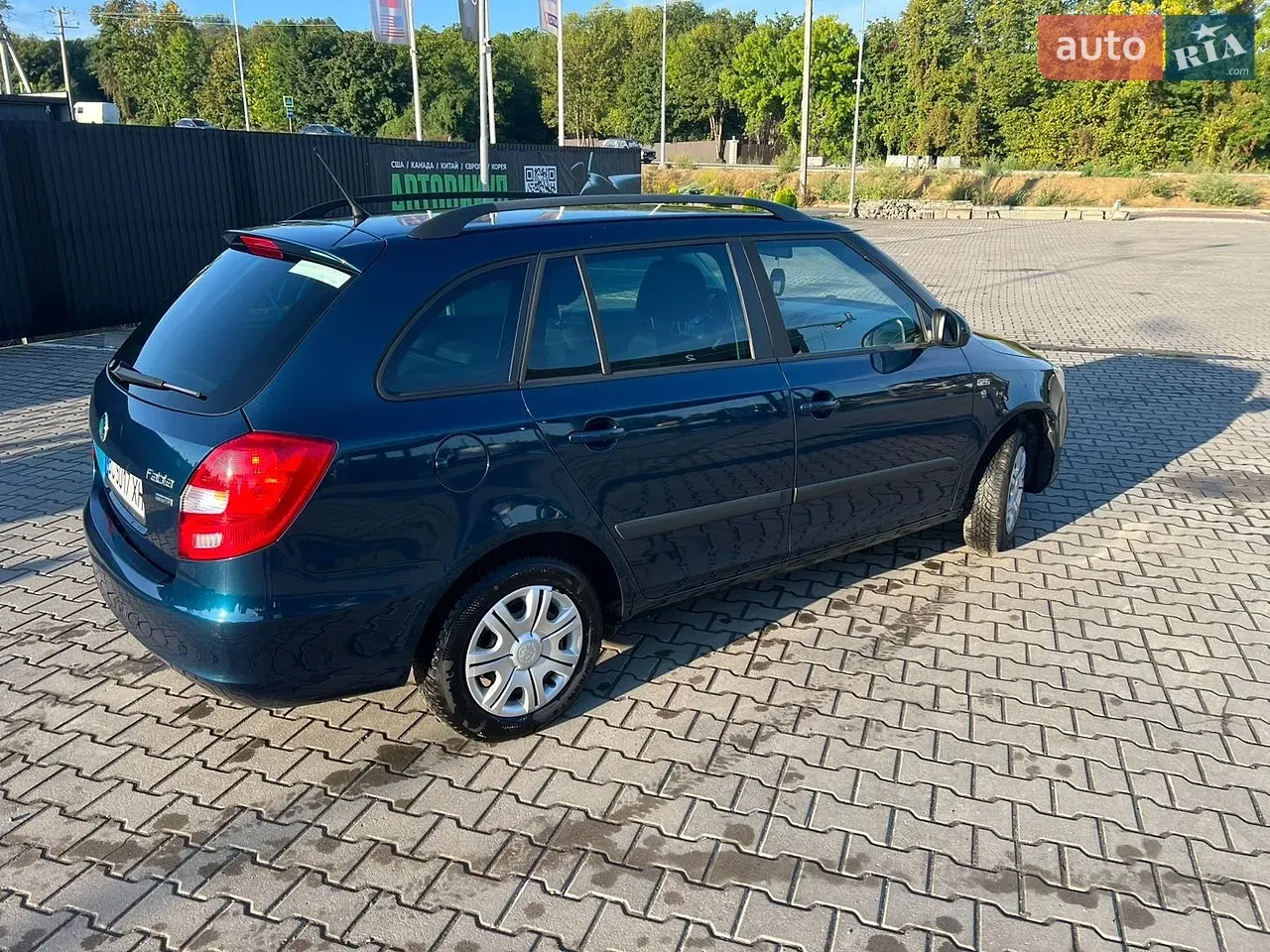 Skoda Fabia 2012 photo 2