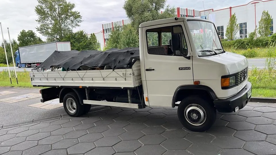 Mercedes-Benz Mb 709
