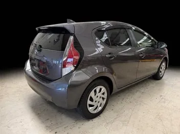 Toyota Aqua 2015 photo 5
