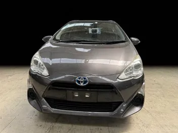 Toyota Aqua 2015 photo 3
