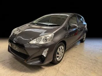 Toyota Aqua 2015 photo 4