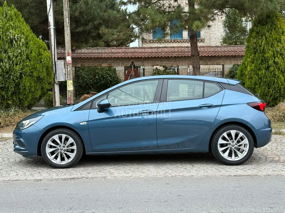 Opel Astra K 2016 photo 2