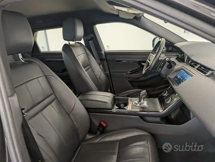 Land Rover Evoque 2022 photo 3