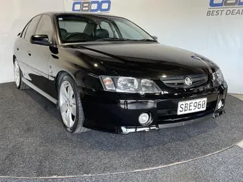 Holden Commodore 2003 photo 2