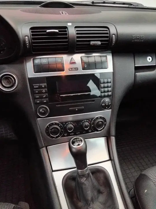 Mercedes-Benz C-Class 2006 photo 2